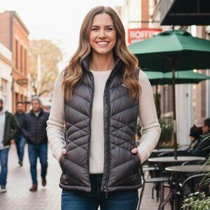 The North Face Women Wine Charcoal Gray Aconcagua 550 Down Vest, Size Medium